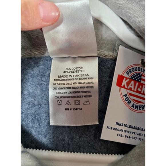 Block Island Hoodie Sweatshirt NWT Unisex large Blue Souvenir Pullover - Picture 4 of 4